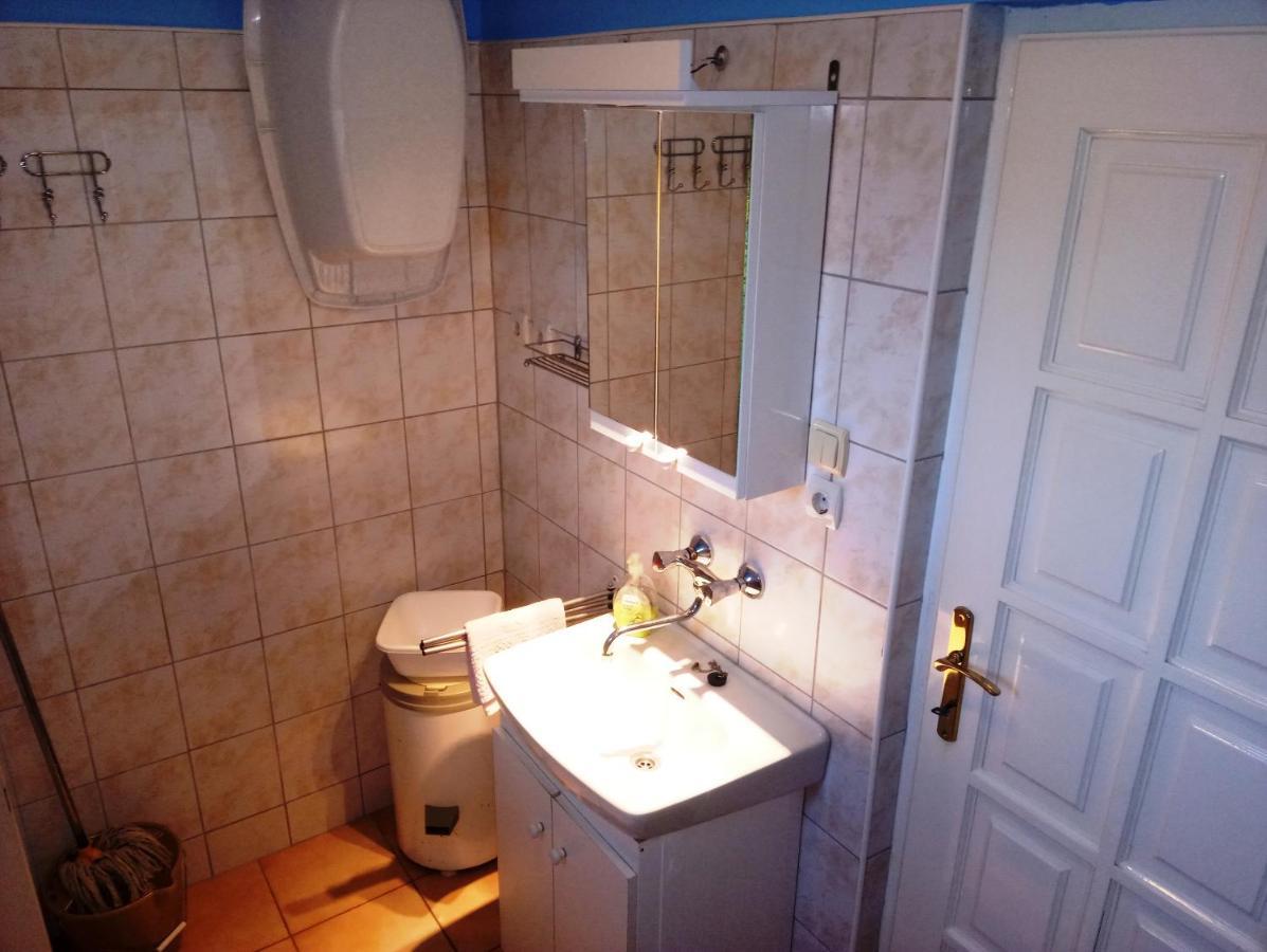 Szivárvány Apartman Gyula Exterior foto