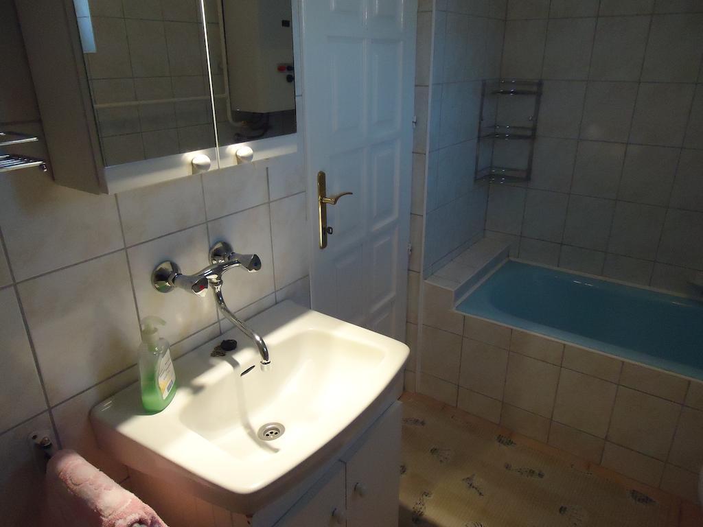 Szivárvány Apartman Gyula Habitación foto