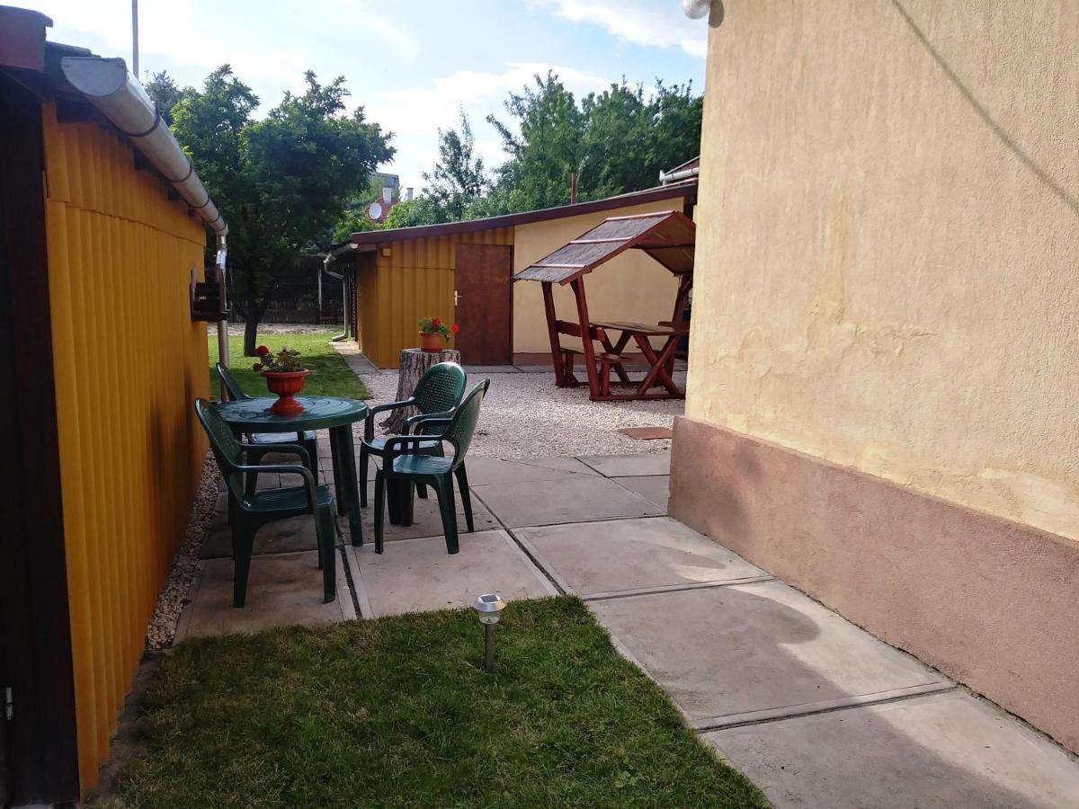 Szivárvány Apartman Gyula Exterior foto